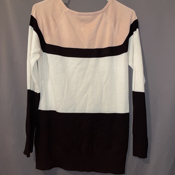 Sweater/shirt - Picture 2 of 3